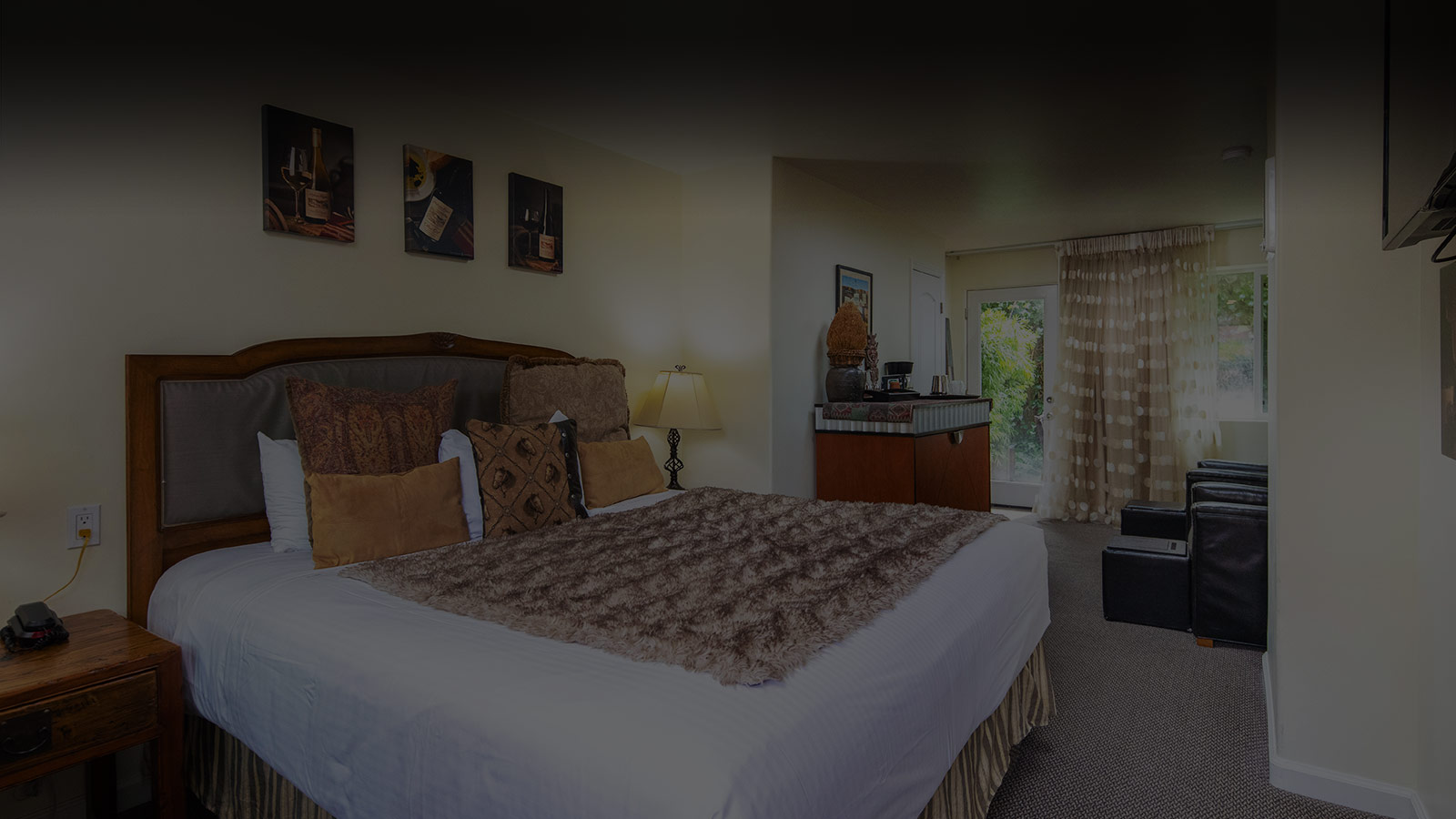 Unwind in a luxury room or suite in our Carmel, CA Hotel