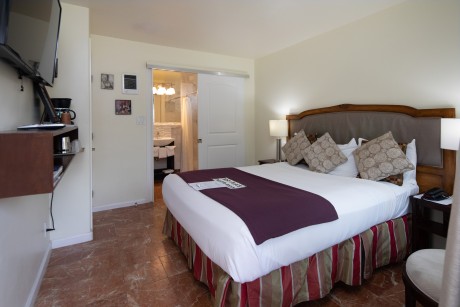 Welcome To Vendange Carmel Inn & Suites - Accessible King Room