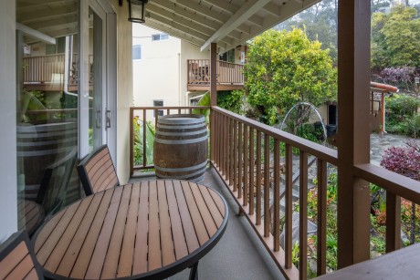 Welcome To Vendange Carmel Inn & Suites - Private Balcony