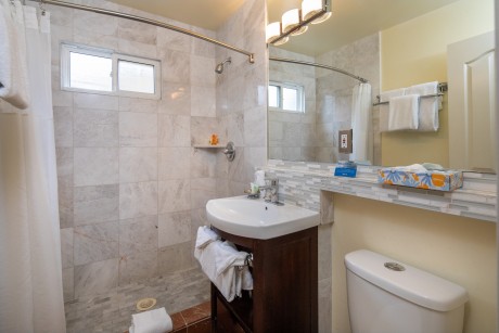 Welcome To Vendange Carmel Inn & Suites - Private Bathroom